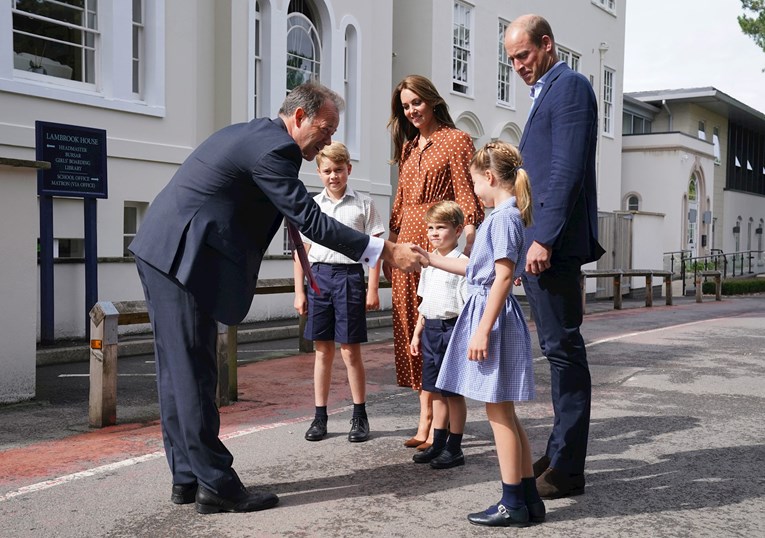 Zašto djeca Williama i Kate pohađaju nastavu unatoč smrti kraljice?