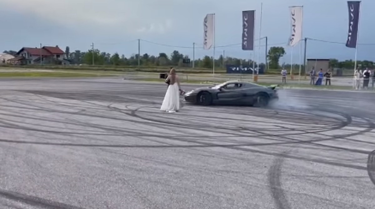 Rimac priredio spektakl mladencima: "Za one koji su tu otkad nismo imali za struju"