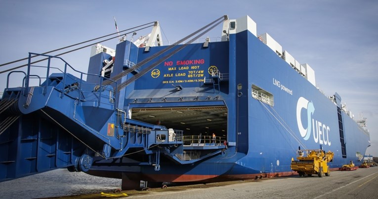 Njemačka unajmila peti plutajući LNG terminal, neće početi s radom do iduće godine