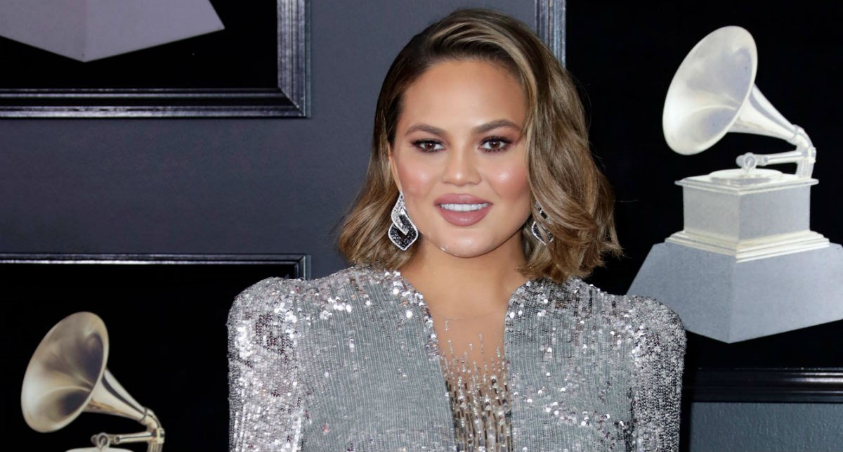 Chrissy Teigen otkrila zašto neprestano skriva svoja stopala