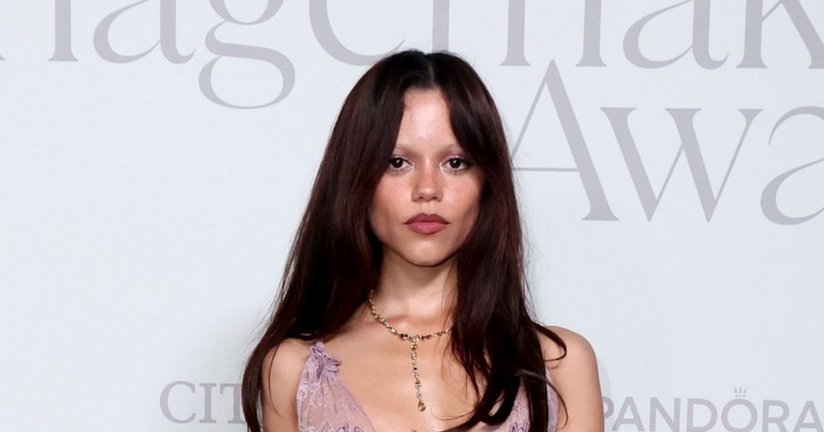 Jenna Ortega zasjenila sve u prozirnoj haljini boje jorgovana