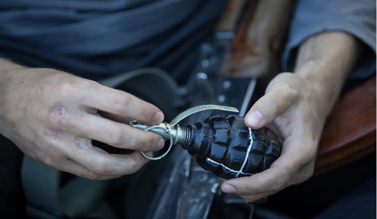 NY Times: Posrednici iz SAD-a pokušavaju nabaviti granate za Ukrajinu u BiH i Srbiji