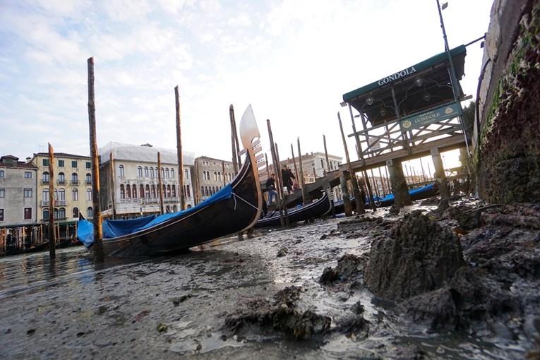 FOTO Kanali u Veneciji su presušili, fotografije su nevjerojatne