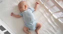 Pedijatri su izdali nove smjernice za sigurno spavanje beba, evo što treba znati