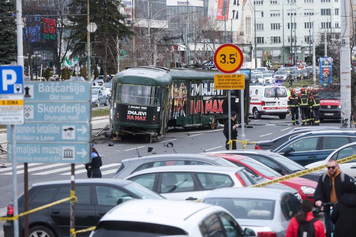 Stotine građana u Sarajevu odale počast žrtvama: "Djeca plaćaju cijenu nečijeg nemara"