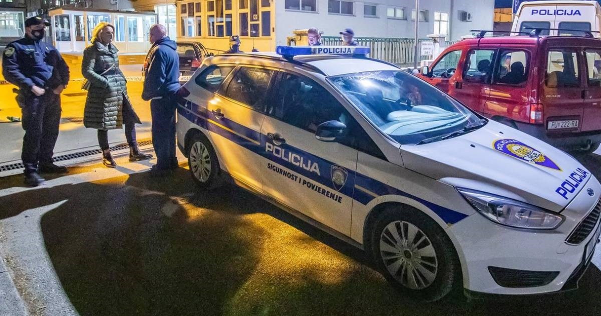 Policija: Upucali smo čovjeka u nogu, bio je mrak pa nismo vidjeli što ima u rukama