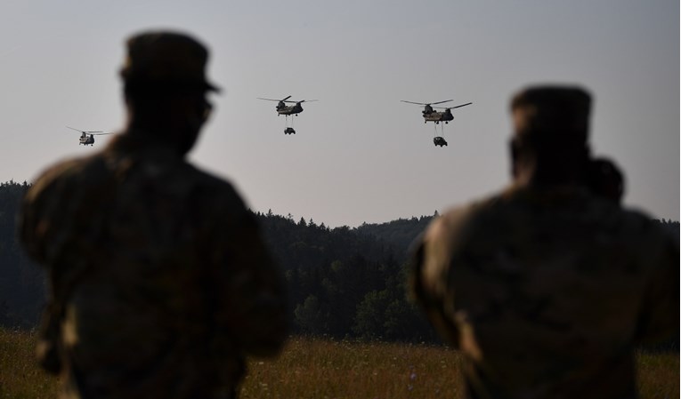 Politico: Američki dokumenti su otkrili tajni plan za hrvatske helikoptere