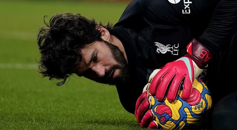 VIDEO Alisson kopirao Pickforda i nasmijao publiku na Anfieldu