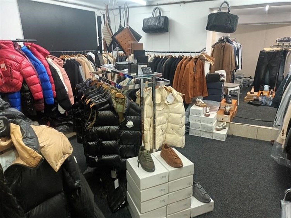 FOTO U Zagrebu otkriven ilegalni butik s krivotvorenom robom