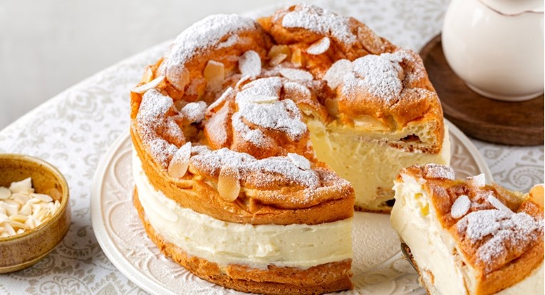Torta Karpatka tradicionalna je kremasta poljska slastica, imamo super recept