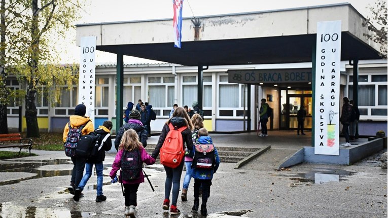 U Zagrebu od ponedjeljka nastava uživo u osnovnim i srednjim školama