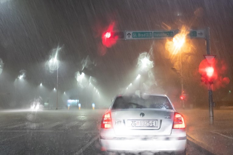 Noćas mogući novi pljuskovi i nevrijeme, potom jača promjena. HT izdao upozorenje