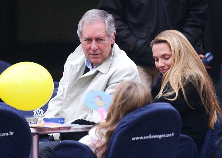 Vlatka Pokos: Ove fotke nikad nisam objavila, Dikan parazitira na smrti dviju žena