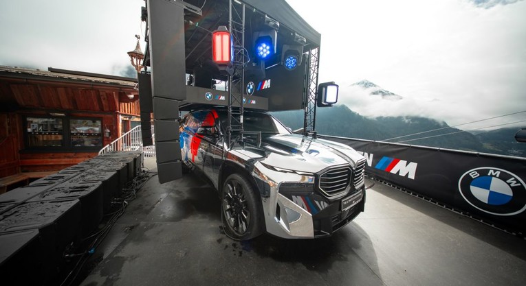 BMW XM konačno dobio smisao: mladi inženjeri složili ga za DJ pozornicu