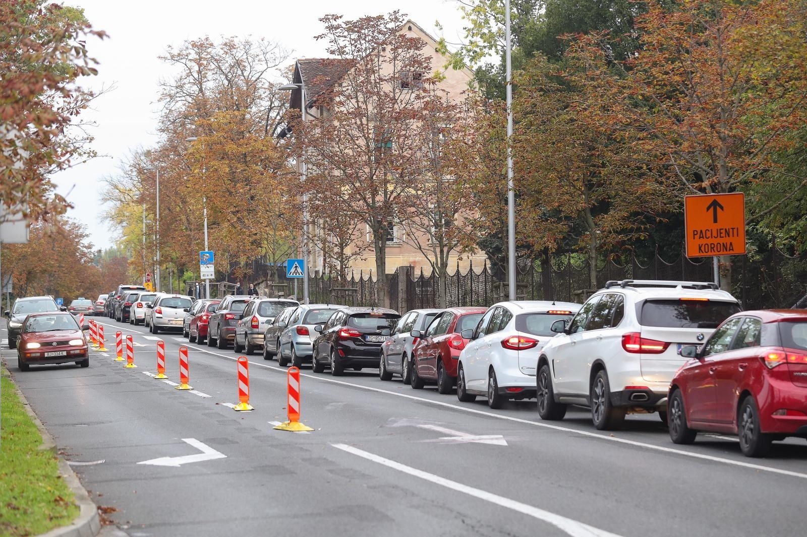 Udruga pacijenata: Žurno osigurajte dodatna mjesta za testiranje u Zagrebu