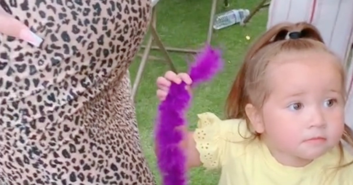 Curici rekli da žena ima bebu u trbuhu, do suza će vas nasmijati ono što je učinila