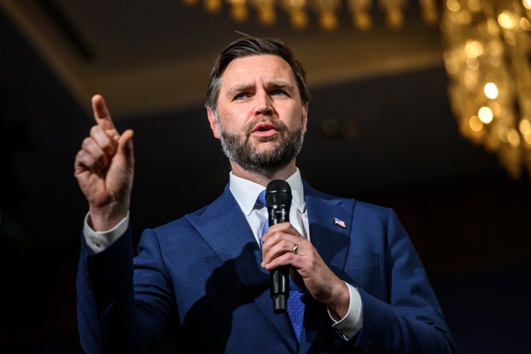 Vance: Bez američke zaštite Kanadu bi napala strana zemlja