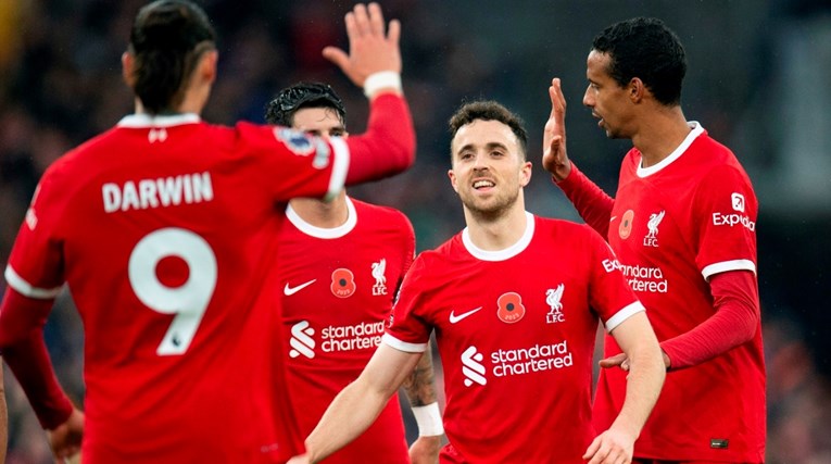 Ludnica u Engleskoj. Pet ekipa na vrhu u samo tri boda