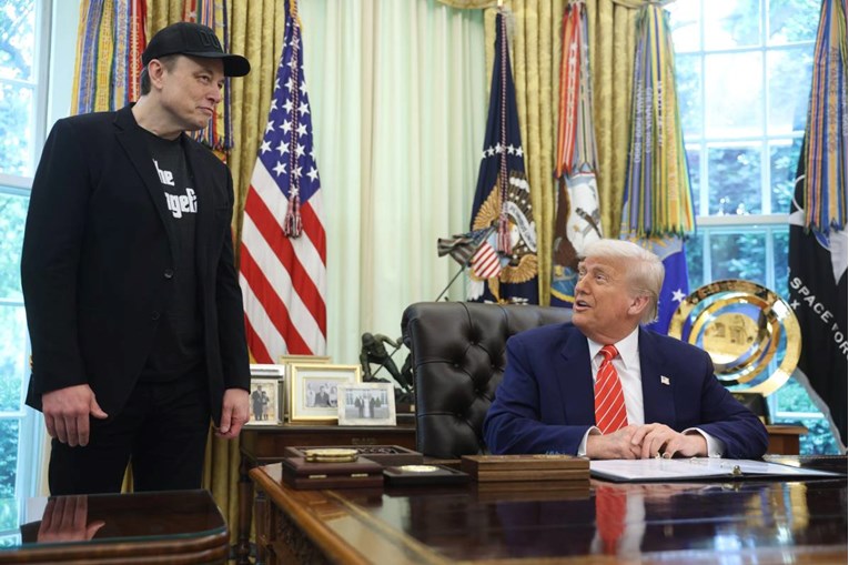 Trump kaže da će razgovarati s Muskom o ponovnom uspostavljanju interneta u Iranu