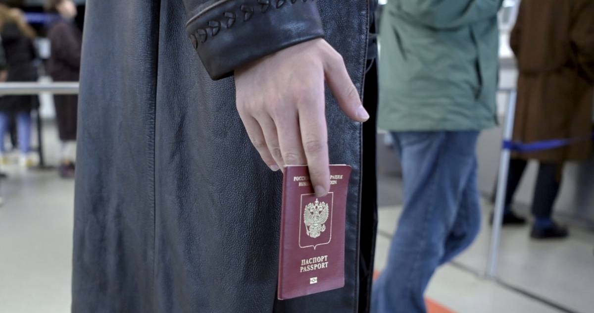 Rusi masovno bježe od mobilizacije. Političar: Treba im zabraniti odlazak