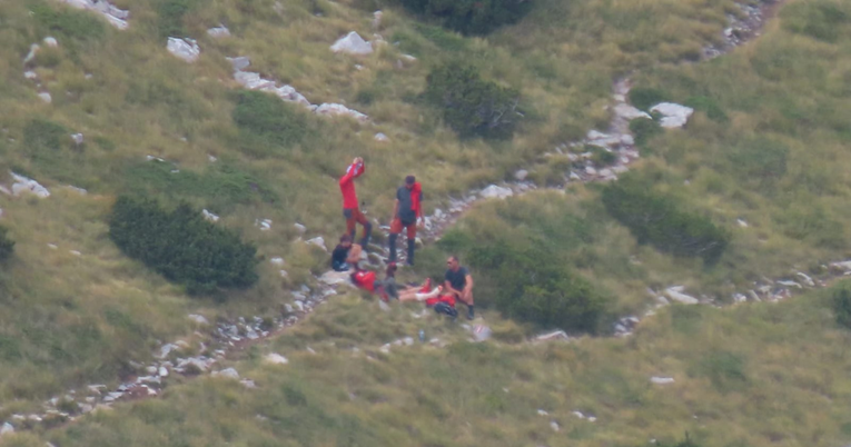 HGGS s helikopterom MORH-a spasio ozlijeđenu planinarku na Velebitu