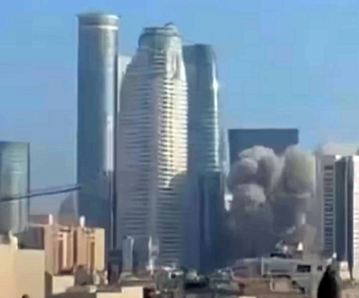 FOTO I VIDEO Iranski balistički projektil pogodio neboder u centru Tel Aviva