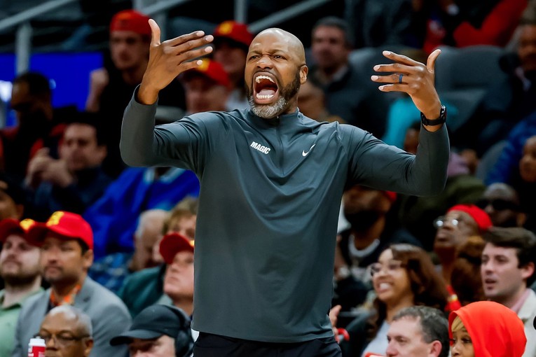 Ispali iz NBA play-off pa otpustili trenera
