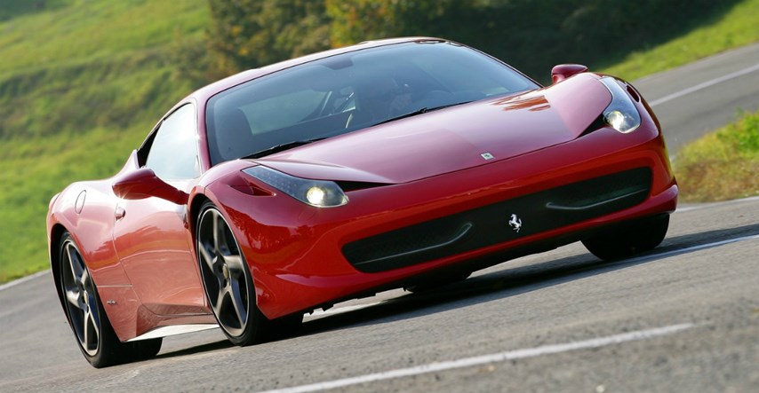 Ovo je trenutno najjeftiniji Ferrari 458, ali ima jedan problem