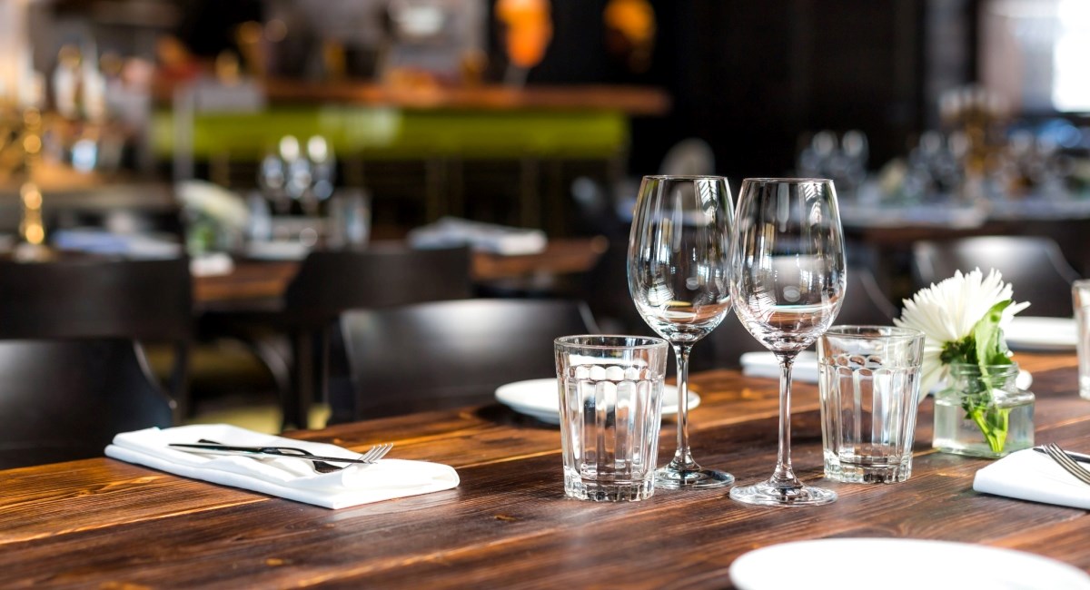 Hoće li se u hrvatskim restoranima ponovno govoriti hrvatski umjesto engleskog?