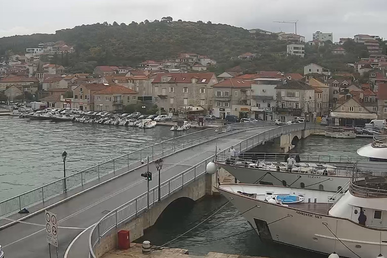 Muškarac izboden kod starog čiovskog mosta u Trogiru