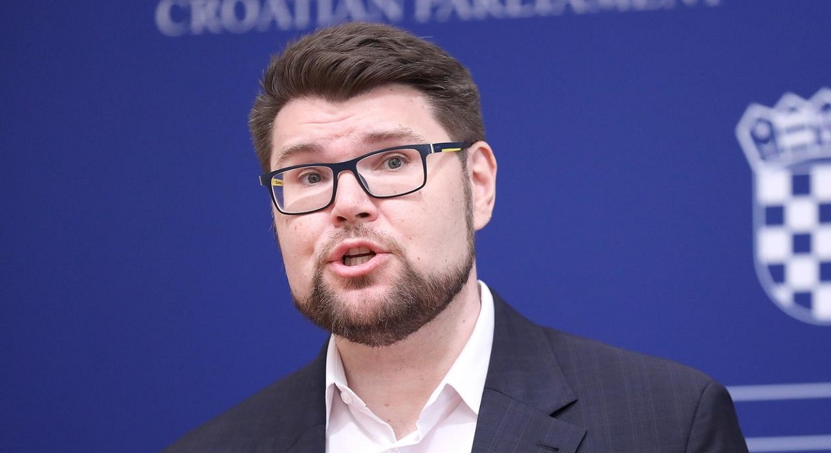 Grbin: Skupljat ćemo potpise zastupnika da se u Ustav vrati pravo na pobačaj