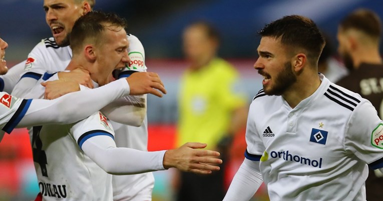 Vušković zabio strašan gol s 25 metara za HSV. Pogledajte ga