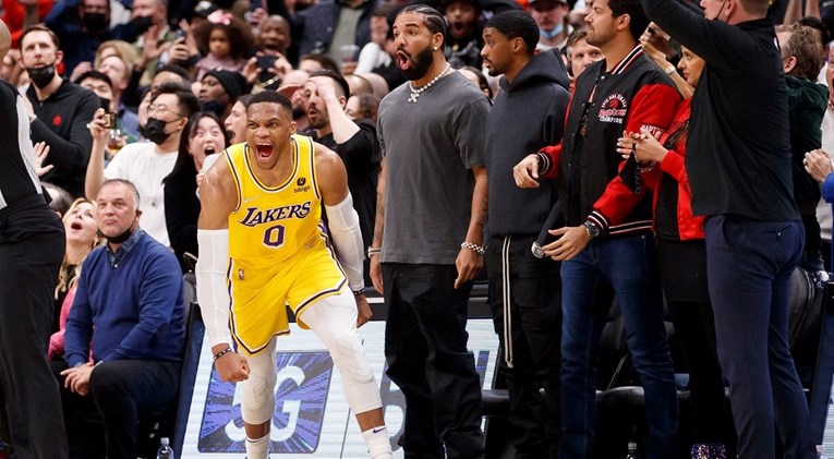 VIDEO Westbrook ukrao loptu pa zabio tricu za produžetak, Lakersi do važne pobjede