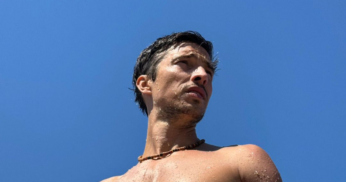 Domaći glumac objavio golišavu fotku na rođendan. Pišu mu da je mačor