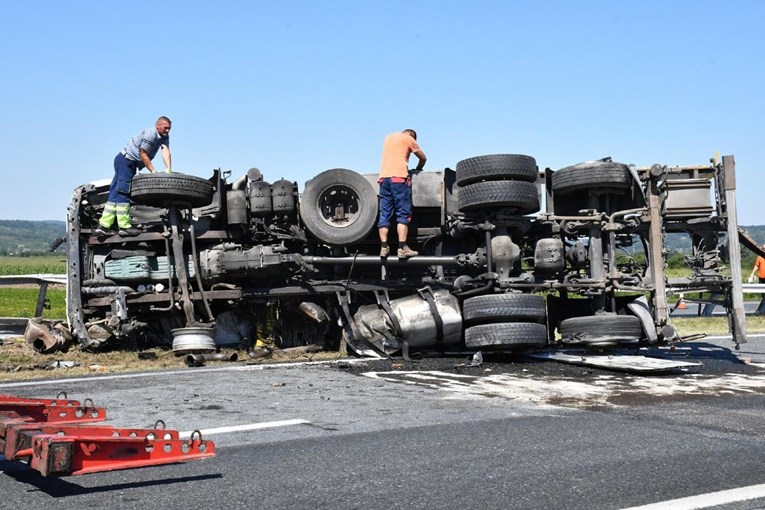 VIDEO Sudarila se dva kamiona na A3 kod Slavonskog Broda