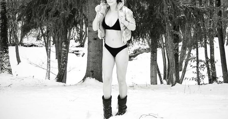 Poput Kardashianki: Domaća voditeljica pozirala na snijegu u badiću
