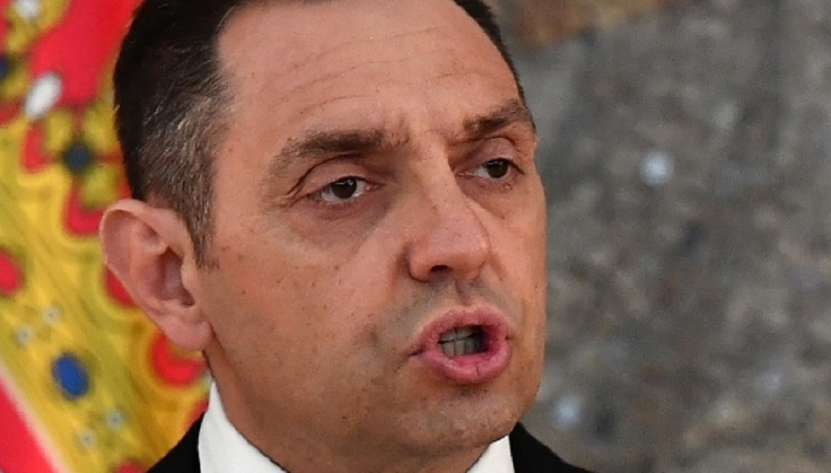 Vulin Hrvatskoj: Ne brinite, nećemo vas napasti. Radije trošite pare na bolnice