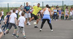 Marin Čilić i prijatelji zaigrali nogomet s djecom u Tordincima