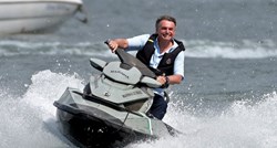 Bolsonaro na jet-skiju maltretirao grbavog kita i sve snimao