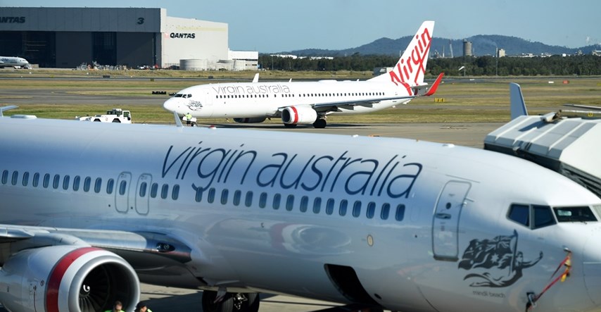 Putnik u Australiji trčao gol po avionu usred leta i srušio člana posade. Uhićen je