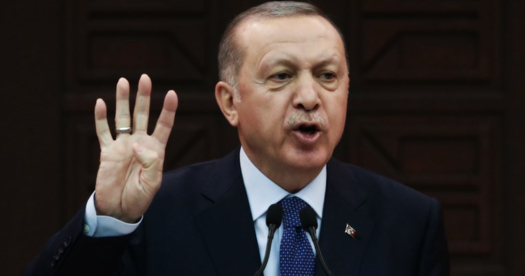 Erdogan zbog koronavirusa odgodio sva kulturna događanja do kraja travnja