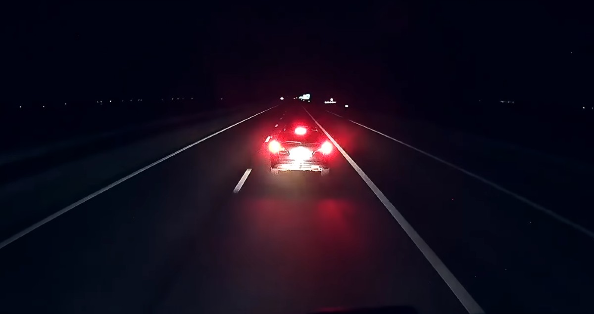 VIDEO Idiot je kočenjem izazivao vozača šlepera, na kaznu nije čekao dugo