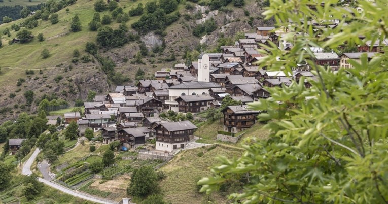 Selo u Švicarskoj nudi 58.000 eura onome tko se doseli, no postoji nekoliko uvjeta