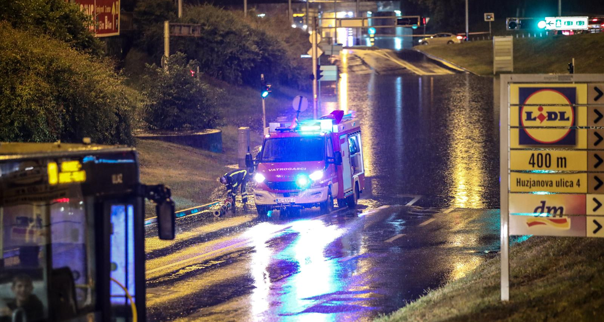 Zagrebački vatrogasci u 24 sata imali 33 intervencije, najviše ispumpavanja vode