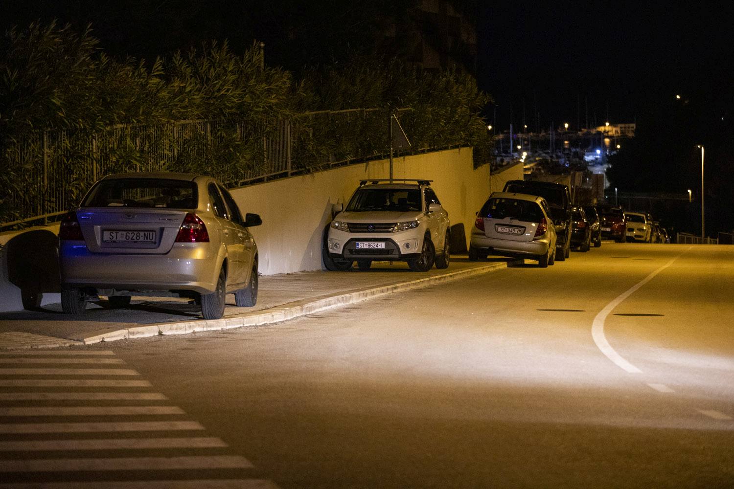 Pogledajte kako parkiraju HDZ-ovci koji su došli na Plenkovićev skup u Splitu