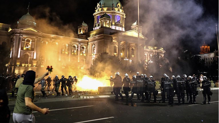 What do mass protests mean for Serbia? Belgrade analyst: Vucic actually does care
