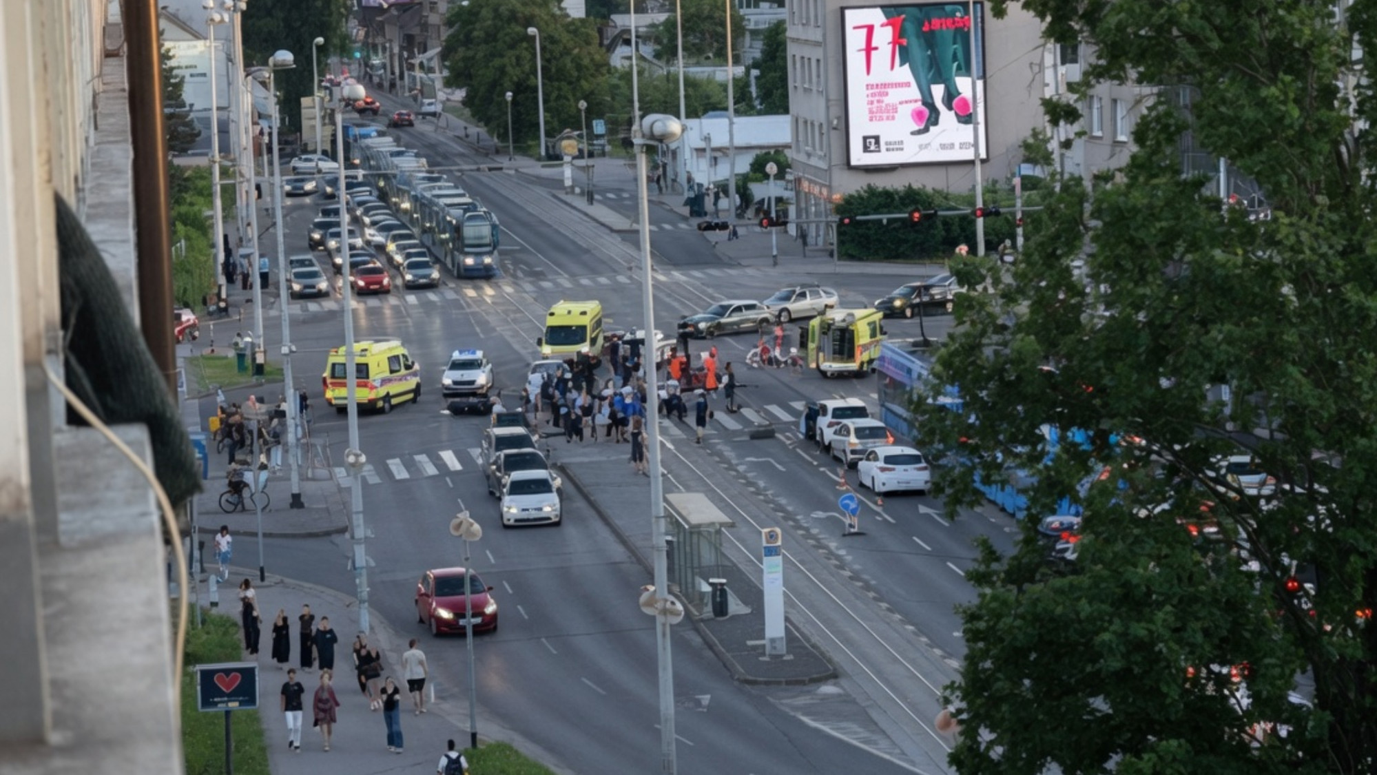Velika prometna nesreća kod Vjesnika: Stigle tri hitne, policija