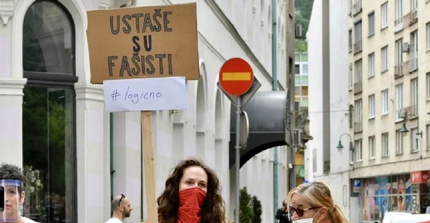 Policija u Sarajevu legitimirala djevojku, nosila je transparent "Ustaše su fašisti"