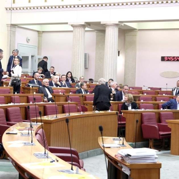 Vladajući i oporba pozdravili povećanje primitaka za uzdržavane članove obitelji