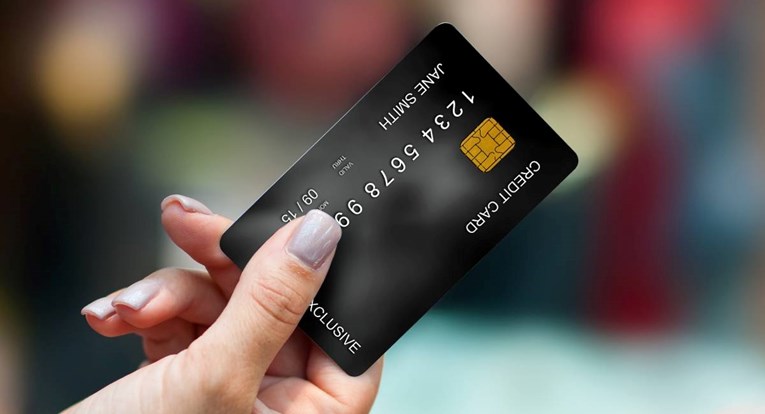 Svaki tjedan udahnemo jednu kreditnu karticu mikroplastike. Gdje ona završi?